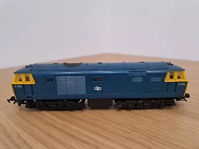 Hornby R758 Class 35 Hymek Locomotove D7063 In Blue - Unboxed • £20