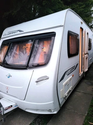 £5000 • Buy  2010 Lunar Clubman Fixed Bed And Motor Mover