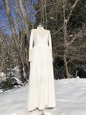 Vintage 1960’s Cream Heavily Beaded Wedding Gown Dress Slight Train 36-26-52 • $35