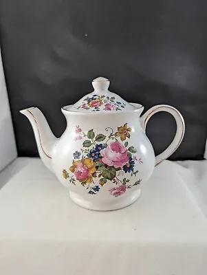 Sadler England Floral Tea Pot Gold Trim W/Lid Pink & Blue Flowers White Vintage  • £14.99
