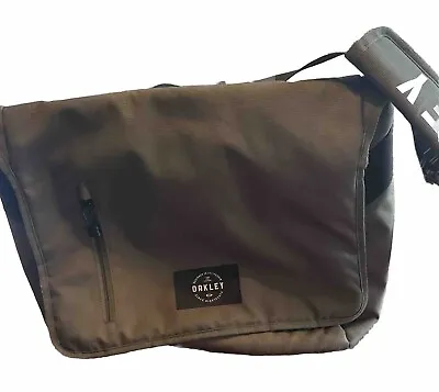 Oakley Nylon Messenger Laptop Travel School Or Work Bag NWOT Computer Bag • $59.99