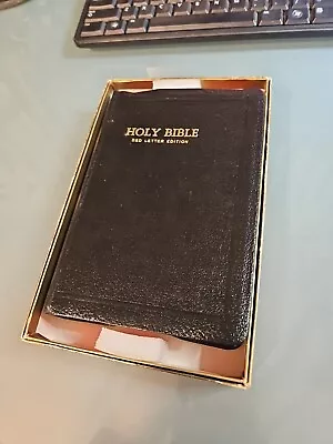 Holy Bible Red Letter Edition King James Version World Box Readers Bible Vintage • $5.10