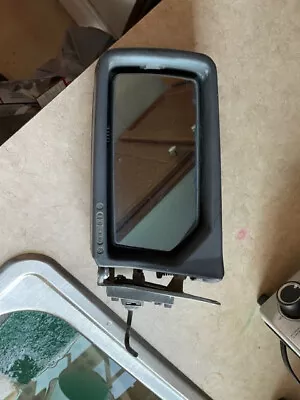 126 810 45 16 W126 L. Outside Mirror • $75