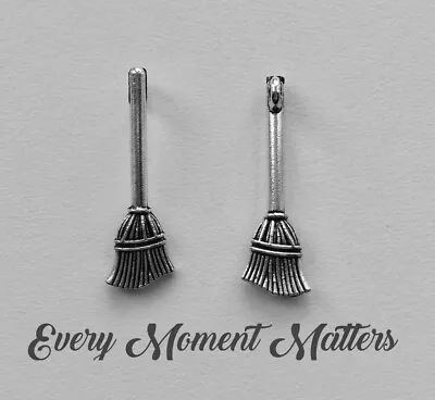 10 X Tibetan Silver WITCHES BROOMSTICK HALLOWEEN 27mm Charm Pendant • £2.45