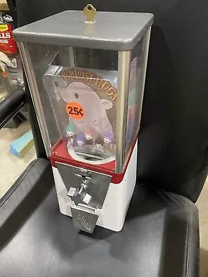 Oak Toy Capsule Vending Machine USA With Key Northwestern Beaver Eagle U-turn • $88