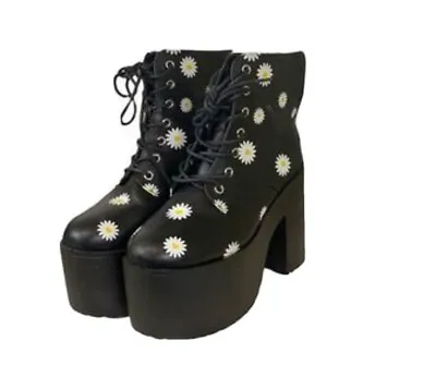 Hot  Topic  Chunky  Platform  Boots  Black  Daisies  Goth  8 • $30