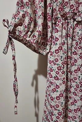 Feather & Noise Floral Dress Sz16 • $1.29