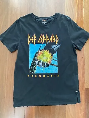 Def Leppard Men’s Black Tshirt Size M • $30