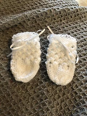 Hand Knitted White Baby Mittens Age 0-3 Months Brand New • £1