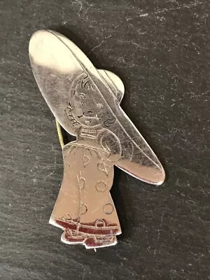 Mabel Lucie Attwell Brooch Vintage White Metal Girl In Large Hat • £8