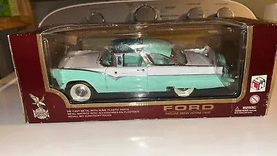 1/18 Road Legends 1955 Ford Fairlane Crown Victoria Mint Green White # 92138 • $20