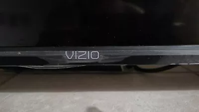 Vizio Tv 50 Inch V505-G9 • $249.99