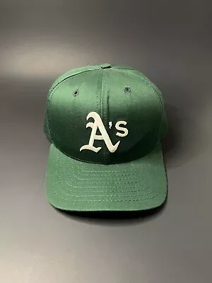 Oakland Athletics Vintage 90’s New Era Snapback Cap Hat • $39.98