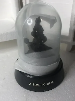 Franklin Mint Time To Heal Vietnam Memorial Wall Figurine W Glass Dome • $44.99