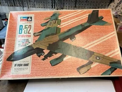 Rare Monogram B-52 Stratofortress...Kit PA215 ..1/72...MINT • $156.99