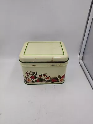 BIG Vtg 1970s  Strawberry Tin Box Strawberries Green Farmhouse USA Metal • $15.29