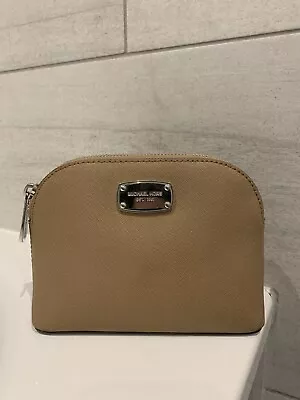 Michael Kors Makeup/Washbag • £55