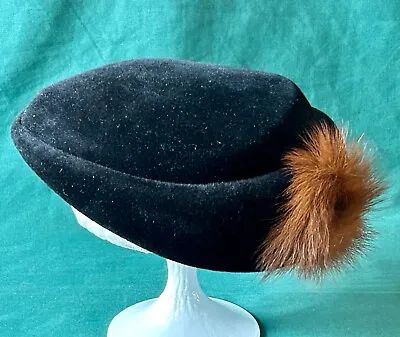 Vtg Womans Black Velour Pillbox Hat Cloche Red Fox Fur Tail Ball 1940s Qualite • $16.99