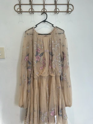 $160 • Buy Floral Beaded Dress With Balloon Sleeves - Size 22