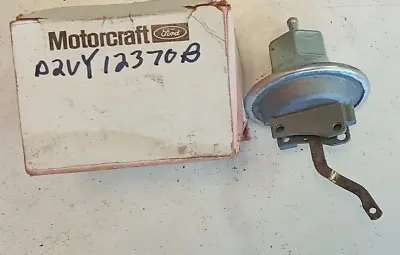 NOS Ford Motorcraft D2VY12370B Vacuum Advance • $14.95