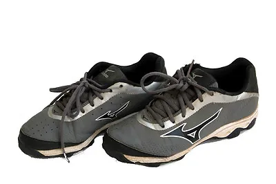 Mizuno Baseball Cleats Boys Size 4 1/5 • $13.18