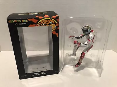 1:12 Minichamps 2005 Valentino Rossi #46 Figurine Sitting Valencia 312050086 • $89.98