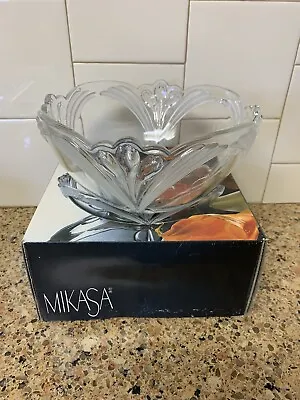 New Vintage Mikasa Dutch Garden Crystal Glass Serving Bowl 8.75in • $14