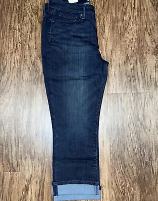 DENIZEN  From Levi’s  Mid-rise Capri Jean DARK WASH Size 12 BRAND NEW • $19.99