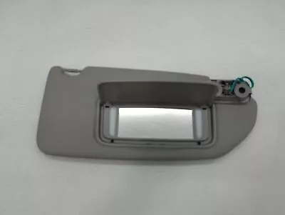 2002-2004 Volvo V70 Passenger Sun Visor Mirror Right Sunvisor Light Gray CLWEU • $22.03