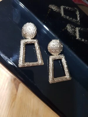 £2.99 • Buy 60's Style Gold Tone Drop Earrings Pierced