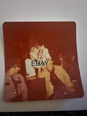 ELVIS PRESLEY CONCERT PHOTO 1972/1971 ! ELVIS ON TOUR! UNSEEN? WITH THE Colonel • $150