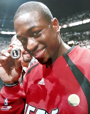 Dwayne Wade HOLDING 2006 NBA CHAMPIONSHIP RING 8X10 PHOTO Miami Heat • $9.99