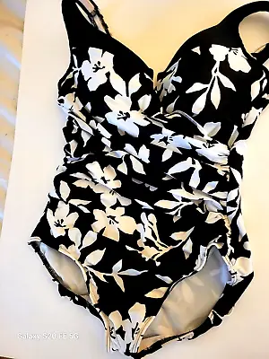 Miraclesuit Bold Black & White Floral Print Swimsuit Size 16-One Piece-NWOT • $49.99
