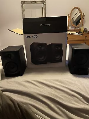 Pioneer DJ DM-40 Active Desktop Monitor Speakers - Black • £55