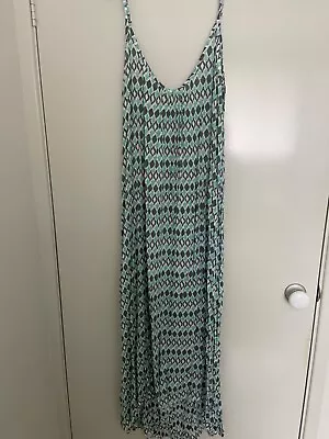 Gorgeous Maxi Dress Size 12-16 • $14