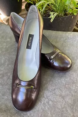 Vintage Bally  Jennie  Women's Size 8 E Brown Leather Block Heel • $28