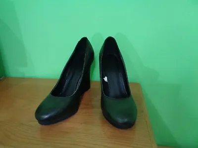  Soxtab Beautiful Black Women Wage Pumps Shoes Size US 8 • £9.63