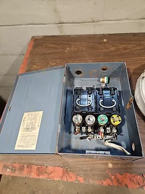 Vintage Wadsworth Fuse Box With Wadsworth Fuse Pullouts • $44.99
