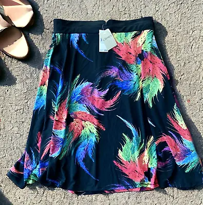 Women's Size 10 Black Carmen Marc Valvo Flare Midi Skirt W/Vibrant Feather Print • $14.83