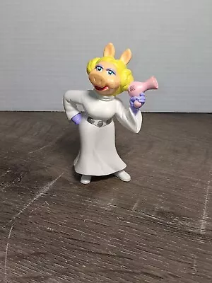 Star Wars Loose 3.75  Action Figure Muppets Miss Piggy Princess Leia  • $11.99