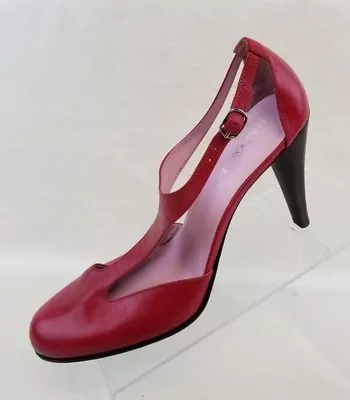 Michelle K Womens T-Strap Buckle Heels Magenta Leather Slip On Shoes Size 9M NEW • $39.95