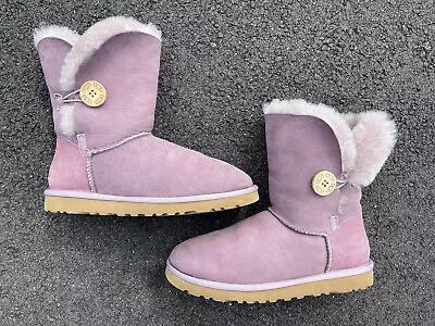 UGG Australia Bailey Button 5803 Boots Women Size W8 Purple Sheepskin/Leather • $30