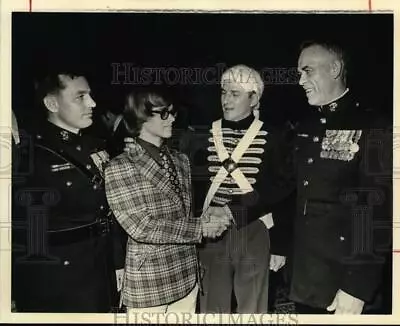 1974 Press Photo Marines Welcome New Recruits At The Hyatt Regency Hotel • $19.99