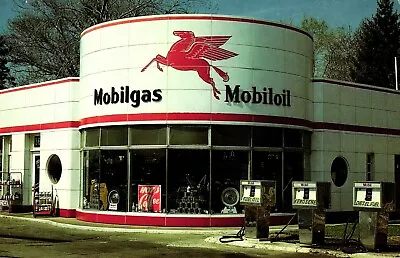 Mobilgas Station Mount Clemens Michigan Postcard • $2.49