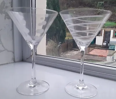 £12.99 • Buy Pair Of Mikasa Cheers Etched Martini Cocktail Gin Crystal Glasses Spot Swirl
