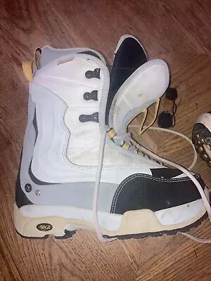 Vintage Luna W K2 Clicker Boots Women's W8 Snowboard Boots • $55