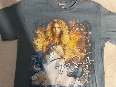 $200 • Buy Taylor Swift Debut Y2K Vintage Oceana Tee Self-Titled 2006 Concert TShirt SMALL
