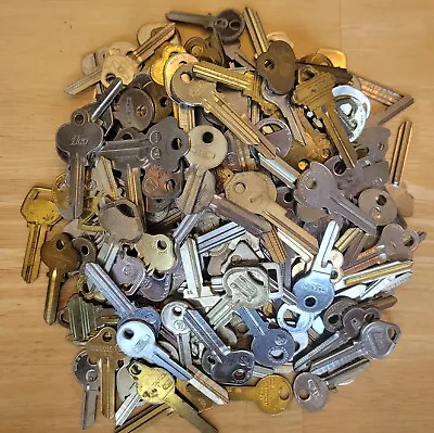 Lot Of 200 Vintage Key Blanks Automotive & More Wholesale Dealer NOS NORS Parts • $47.59