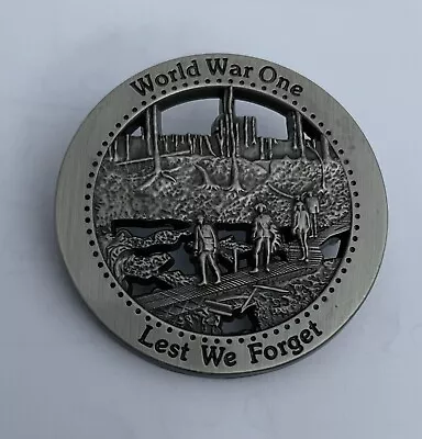 WW1 Lest We Forget RemembrancePoppy Pin Badge • £4