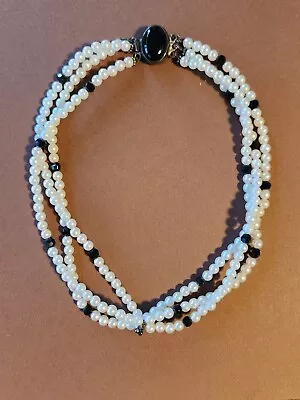 Vtg Faux Pearl Necklace W/Black Beads • $11